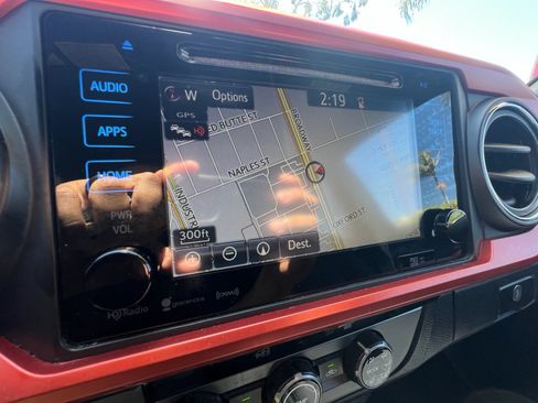 Used 2017 Toyota Tacoma TRD Off-Road w/ Tow Package (A/T) AWD/4WD image 19