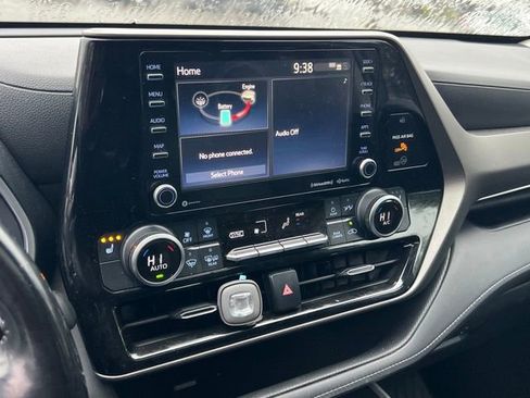 Used 2021 Toyota Highlander XLE image 20