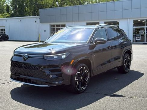Used 2026 Volkswagen Tiguan SEL R-Line AWD/4WD image 3