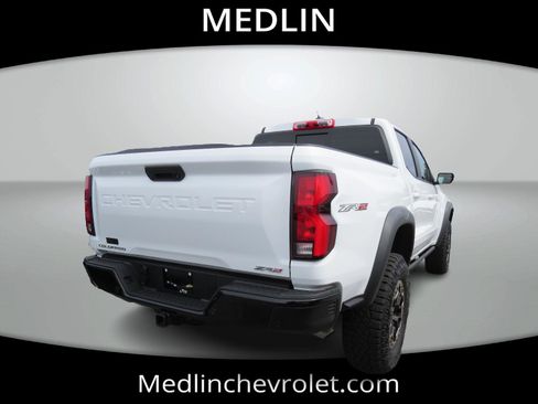 Used 2025 Chevrolet Colorado ZR2 w/ Off-Road Front Bumper Package image 8