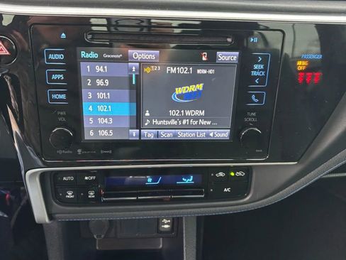 Used 2019 Toyota Corolla SE image 13