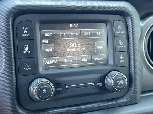 Used 2018 Jeep Wrangler Sport AWD/4WD image 17