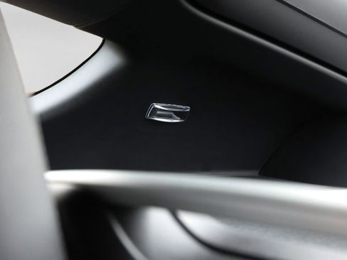 Used 2025 Porsche 718 Cayman RWD image 35