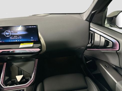 Used 2025 BMW X3 xDrive30i w/ Convenience Package image 27