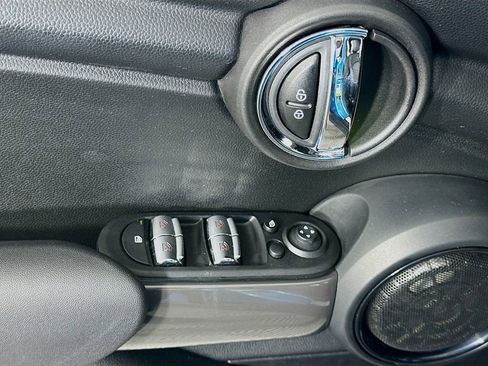 Used 2017 MINI Cooper 4-Door Hardtop FWD image 18