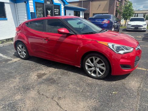 Used 2016 Hyundai Veloster w/ Option Group 02 FWD image 3
