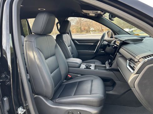 Used 2024 GMC Acadia Elevation image 49