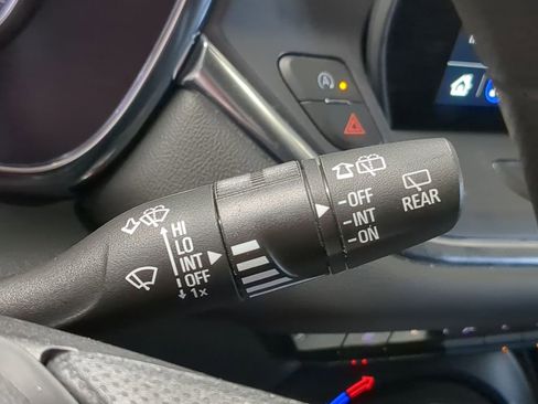 Used 2025 Chevrolet Blazer LT image 36