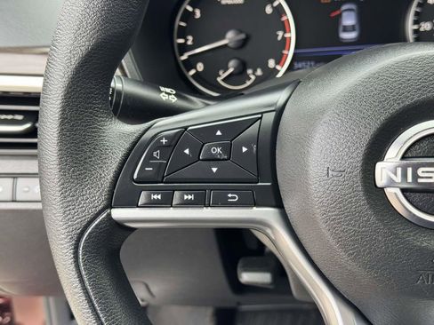 Used 2023 Nissan Altima 2.5 SV image 11