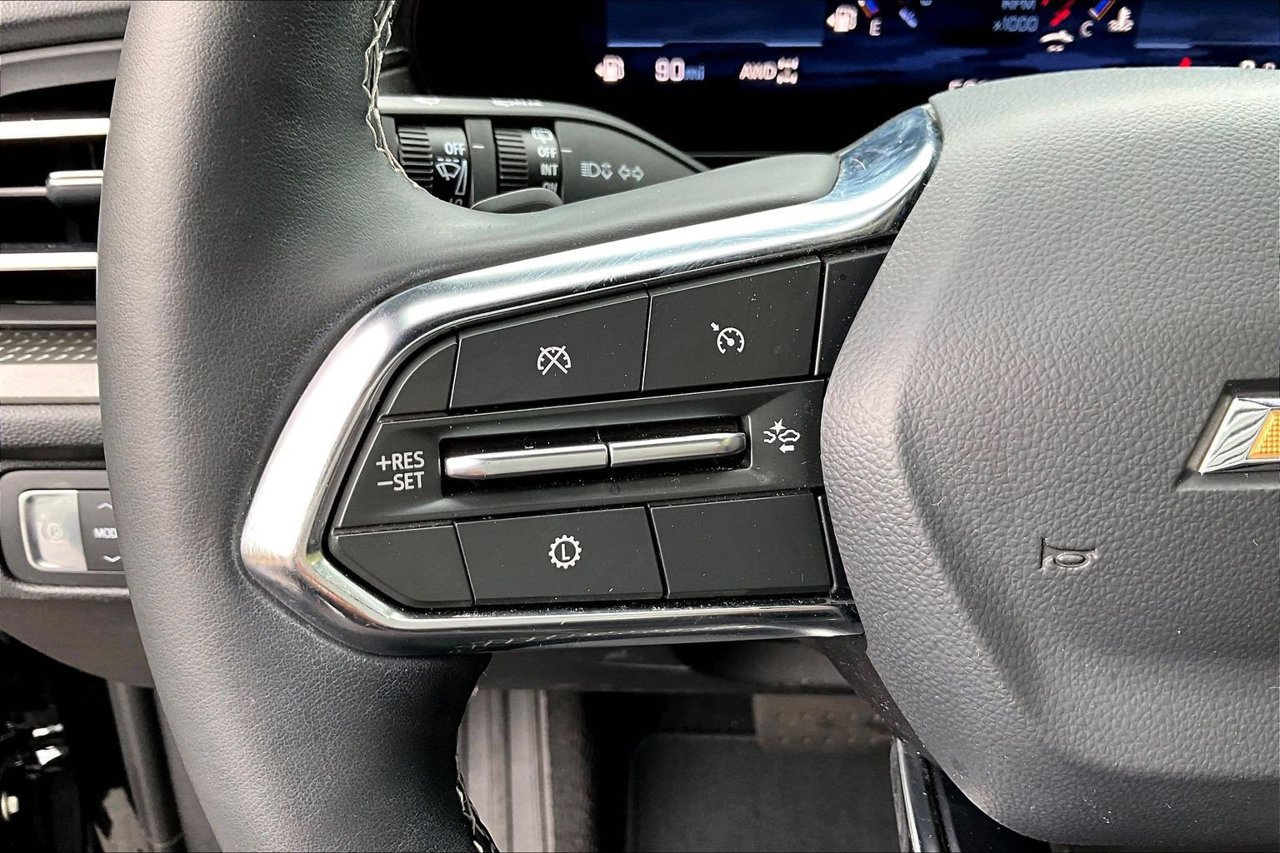 Used 2025 Chevrolet Traverse LT AWD/4WD image 29