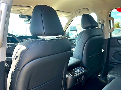 New 2026 Nissan Armada SV image 14