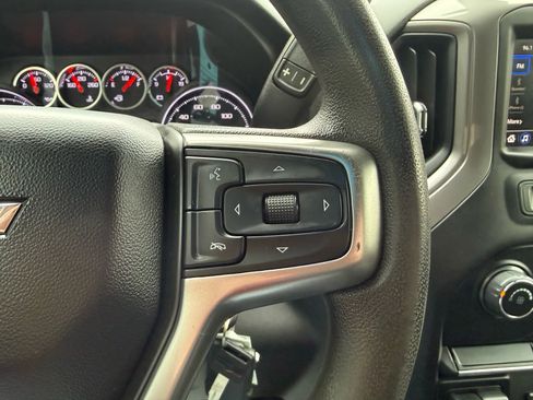 Used 2022 Chevrolet Silverado 2500 Custom w/ Custom Value Package image 22