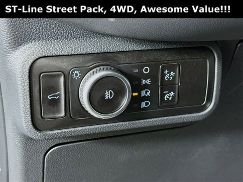 Used 2025 Ford Explorer ST-Line w/ ST-Line Street Pack image 11
