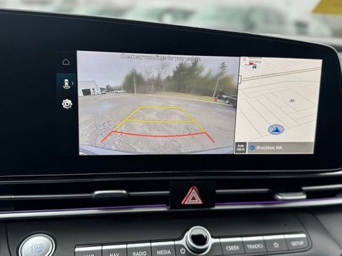 Used 2024 Hyundai Elantra SEL w/ Convenience Package image 11