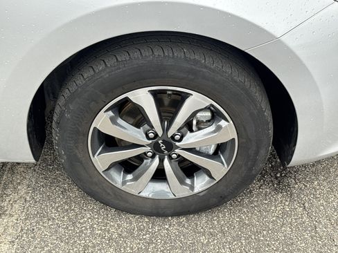 Certified 2023 Kia Rio S w/ Technology Package image 12