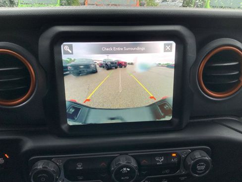 Used 2021 Jeep Gladiator Mojave AWD/4WD image 40