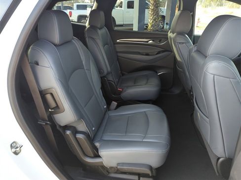 Used 2024 Buick Enclave Premium image 34