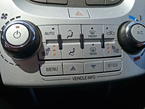Used 2017 Chevrolet Equinox LT w/ Convenience Package FWD image 19