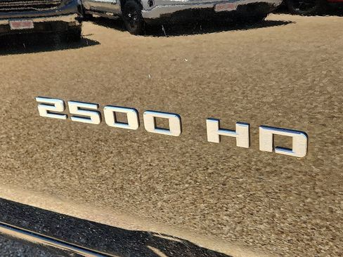Used 2022 Chevrolet Silverado 2500 LTZ AWD/4WD image 8