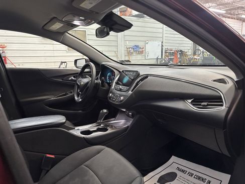 Used 2016 Chevrolet Malibu LT image 25
