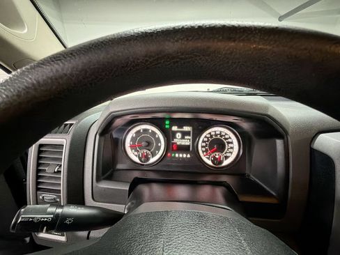 Used 2017 RAM 1500 Express RWD image 11