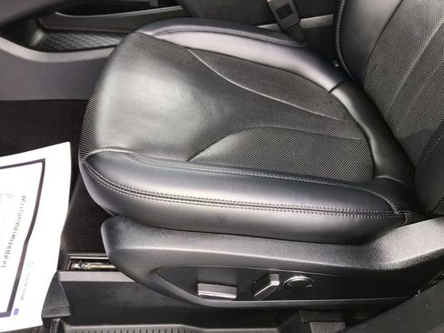 Used 2022 Lincoln Nautilus Reserve image 12