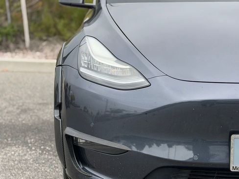 Used 2022 Tesla Model Y Long Range AWD/4WD image 6
