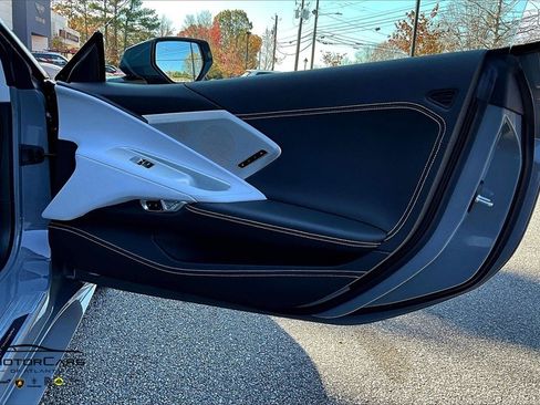 Used 2025 Chevrolet Corvette Stingray Premium Conv w/ 3LT image 19