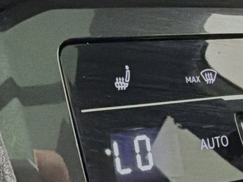 Used 2024 Volkswagen Tiguan SE R-Line AWD/4WD image 19