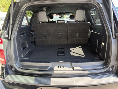 Used 2019 Ford Expedition Max XLT w/ Equipment Group 202A AWD/4WD image 34