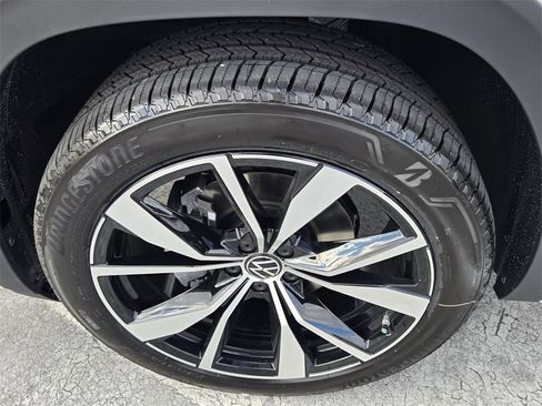 New 2026 Volkswagen Atlas Cross Sport SEL Premium R-Line image 6