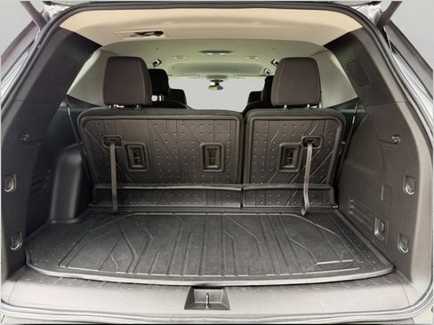 Used 2020 Chevrolet Traverse LT w/ LPO, Floor Liner Package AWD/4WD image 16