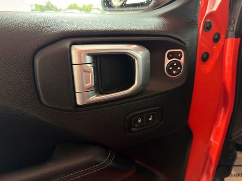 Used 2023 Jeep Wrangler Unlimited Sahara w/ Cold Weather Group AWD/4WD image 26
