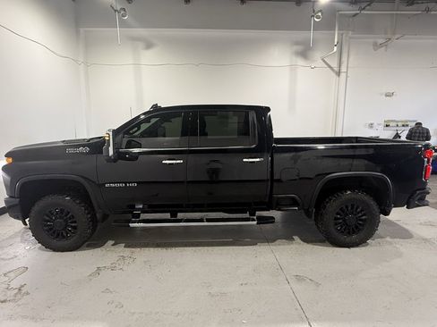 Used 2021 Chevrolet Silverado 2500 High Country w/ Z71 Off-Road Package image 1