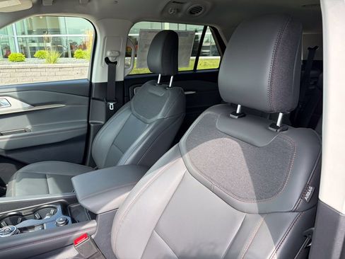 New 2026 Ford Explorer Active w/ Active Comfort Package AWD/4WD image 10