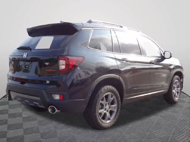 Used 2024 Honda Passport TrailSport image 3