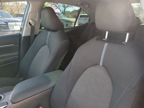Used 2023 Toyota Camry LE image 10