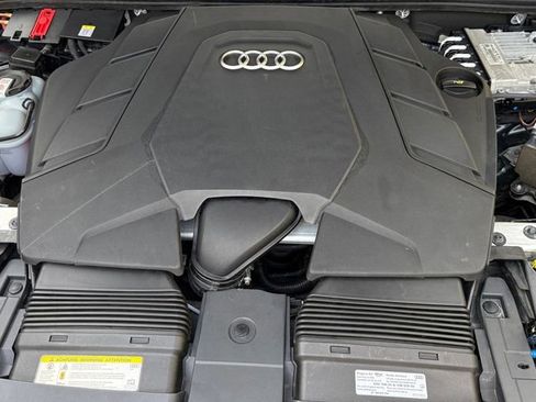 Used 2021 Audi Q8 Premium Plus w/ Premium Plus Package image 31