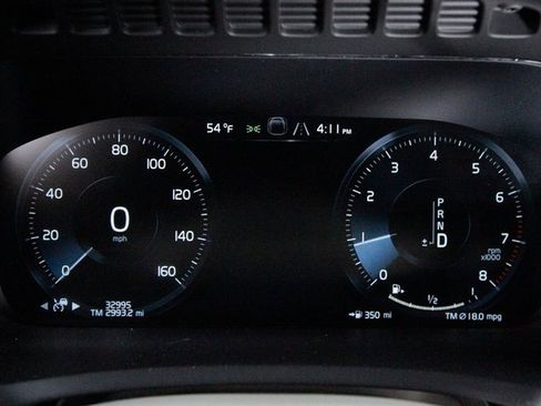 Certified 2022 Volvo XC90 T6 Momentum w/ Advanced Package image 16