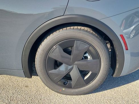 New 2026 Toyota Prius SE image 18