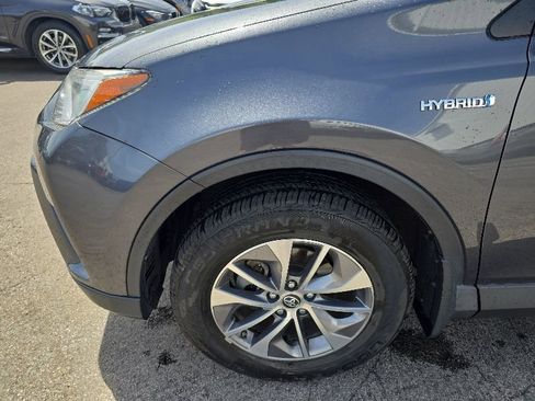 Used 2017 Toyota RAV4 XLE w/ Carpet Mat Package AWD/4WD image 10