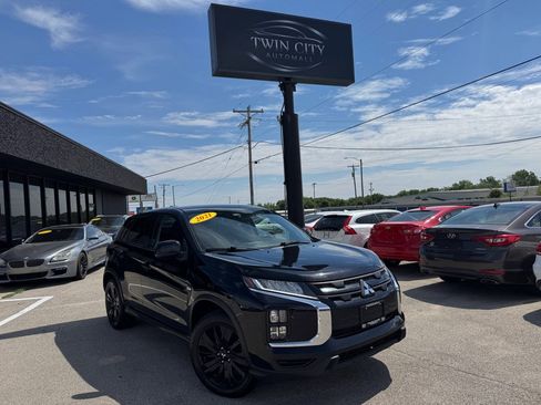 Used 2021 Mitsubishi Outlander Sport LE FWD image 1