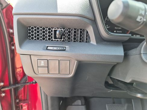 Used 2025 Honda CR-V EX image 16
