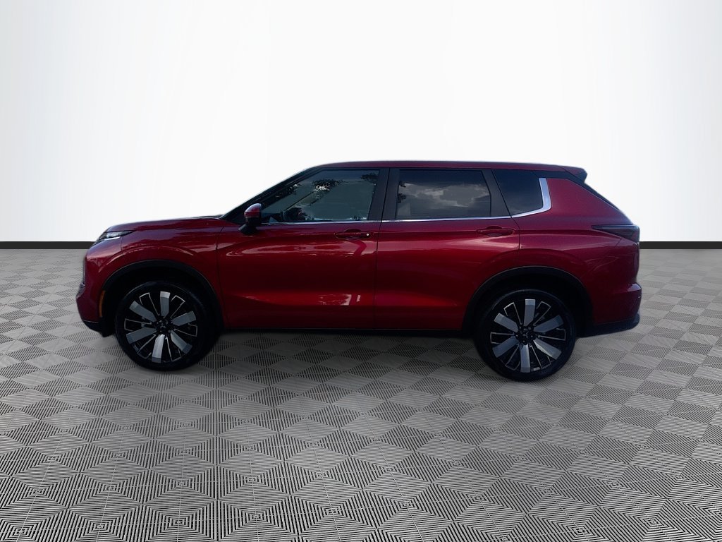 Used 2025 Mitsubishi Outlander SE FWD image 8