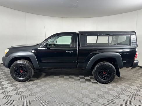 Used 2011 Toyota Tacoma 4x4 Regular Cab image 3