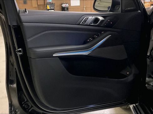 New 2026 BMW X5 xDrive50e image 10