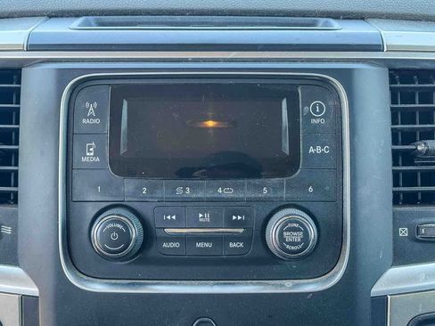 Used 2013 RAM 1500 Classic SLT RWD image 16