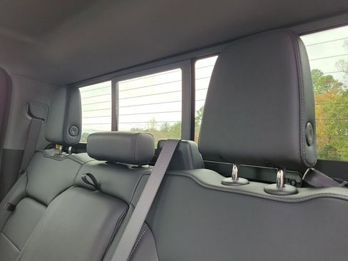 New 2025 GMC Sierra 3500 SLT w/ SLT Convenience Package image 15