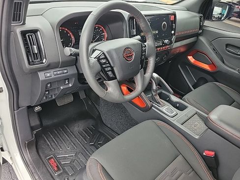 Used 2026 Nissan Frontier PRO-4X w/ Pro-4x Convenience Package AWD/4WD image 11