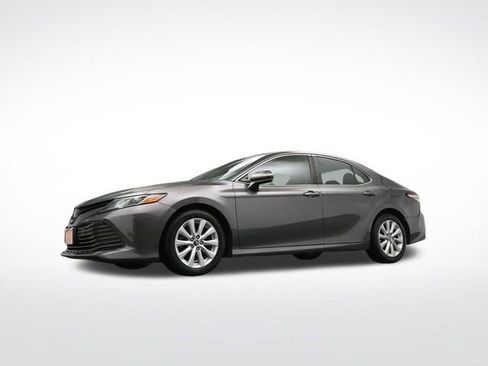 Used 2019 Toyota Camry LE image 33